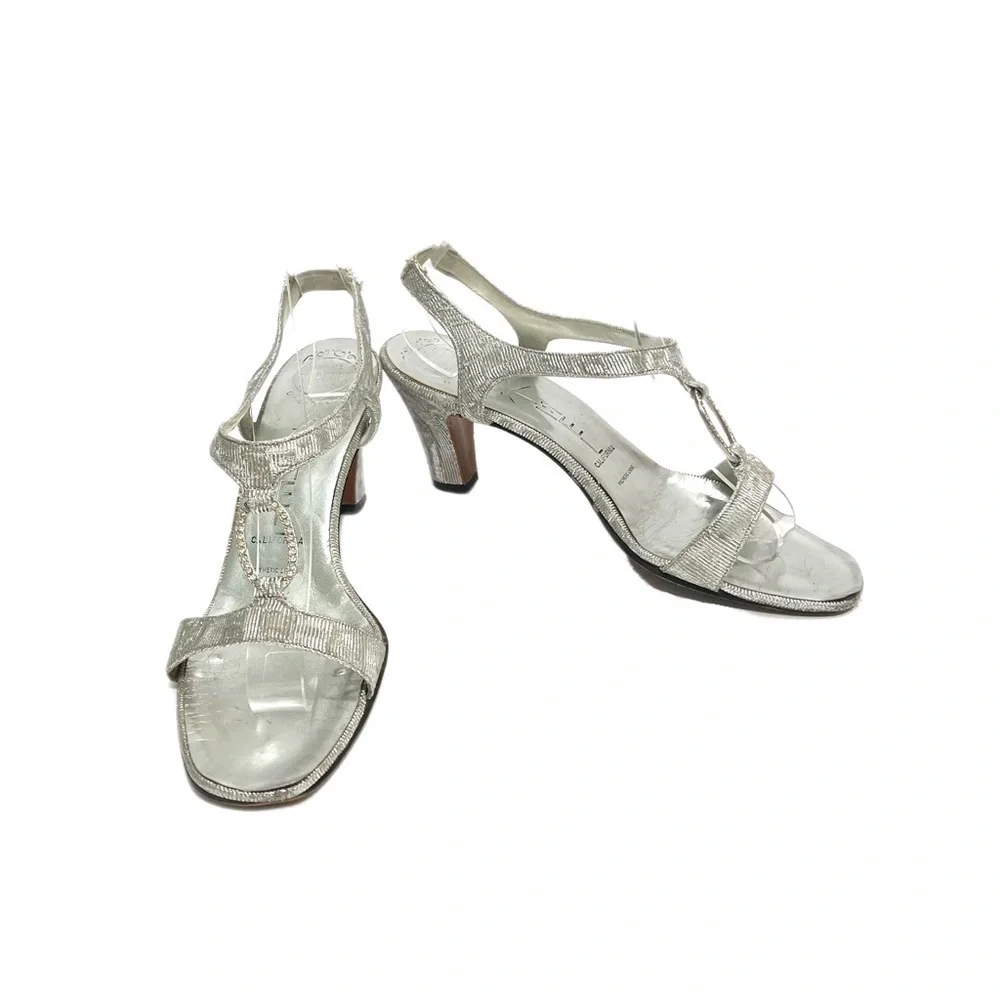 Vintage 1960s silver lamé fabric strappy rhinestone ring open toe dress heels